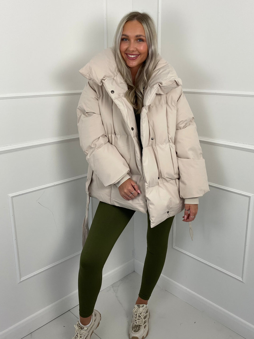 CALISTA™ | Puffer Coat with Short Belt